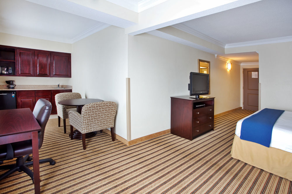 Holiday Inn Express Hotel & Suites Byron By Ihg Kültér fotó